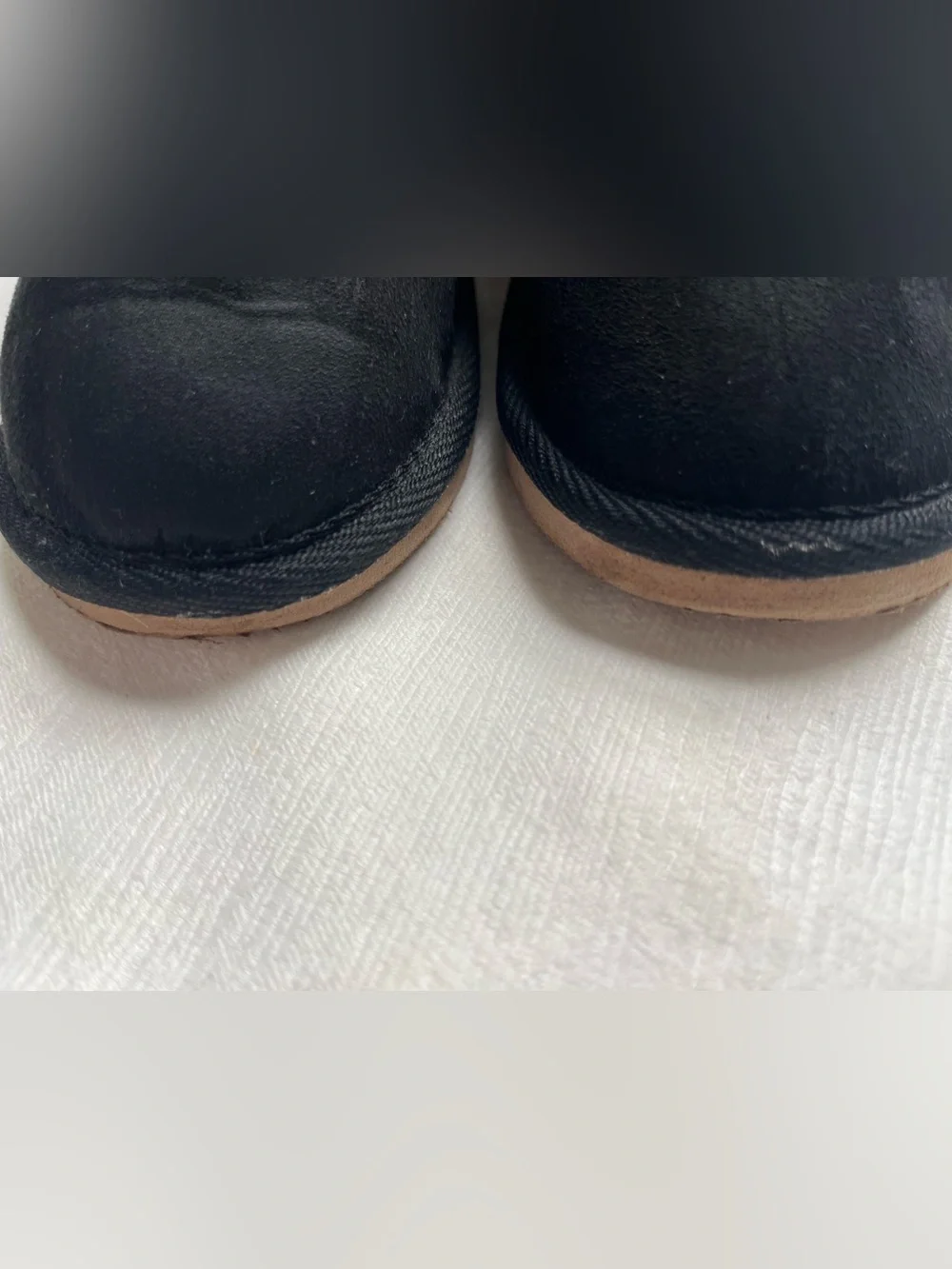 Old Navy Black Kids Fleece-Lined Faux-Suede Boots size 11 - Picture 3 of 6
